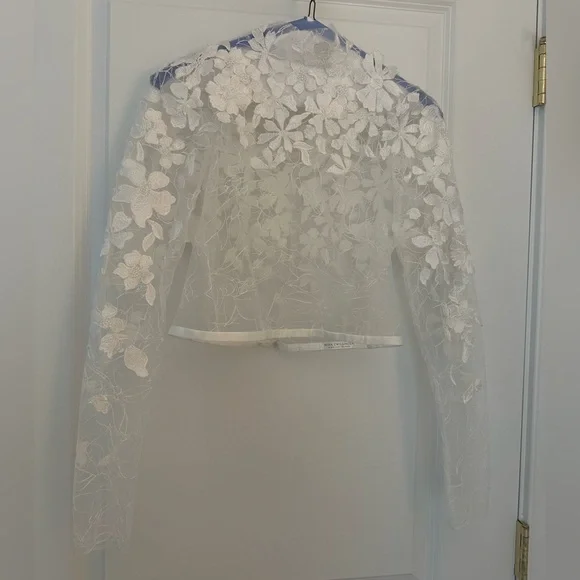 Mira Zwillinger Ness Topper - Picture 3 of 12